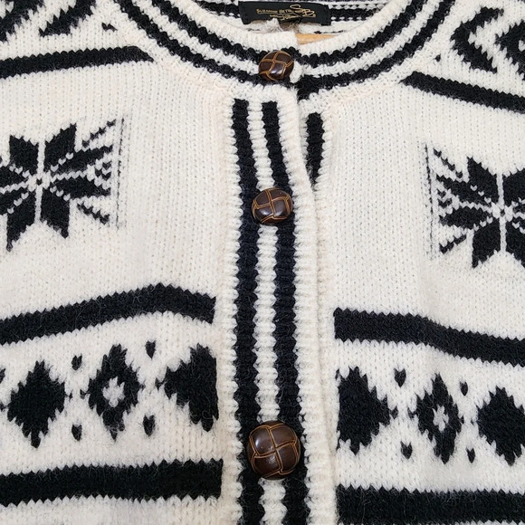 Vintage Black and White Patterned buttondown cardigan Sweater - Picture 3 of 8